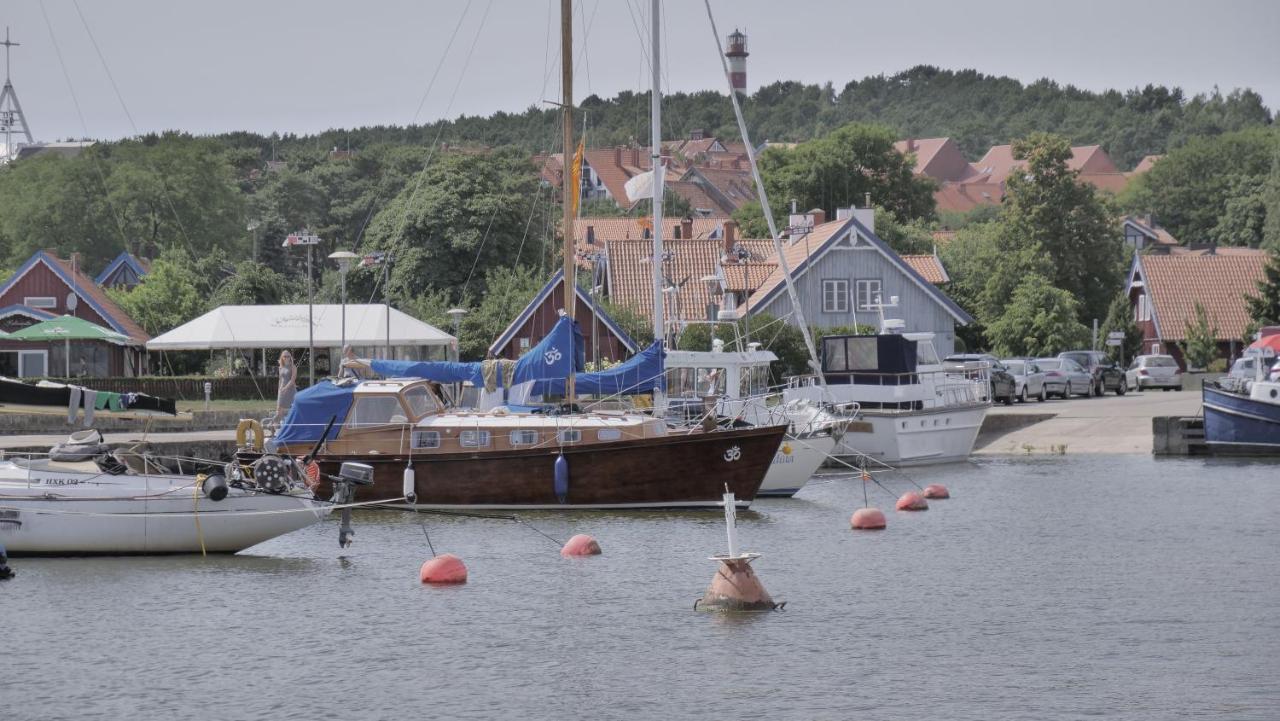 Отель "Om" Yacht Нида Экстерьер фото