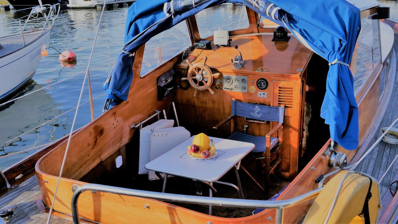 Отель "Om" Yacht Нида Экстерьер фото