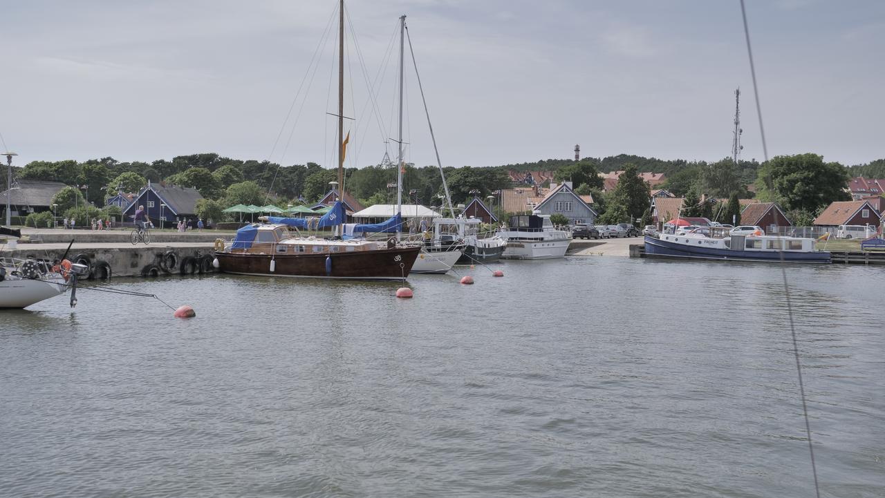 Отель "Om" Yacht Нида Экстерьер фото